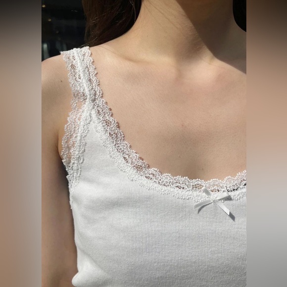Brandy melville beyonca lace crop tank top - Picture 3 of 4
